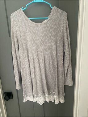 Women’s Gray Knit Long-Sleeve Babydoll Top with Lace Hem
